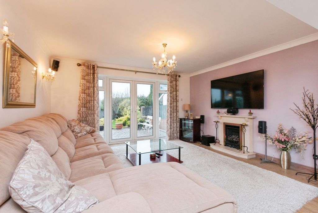 Property photo 2 of 20 Pbox-Img.Jpg