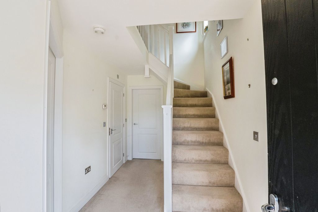 Property photo 2 of 20 Hallway