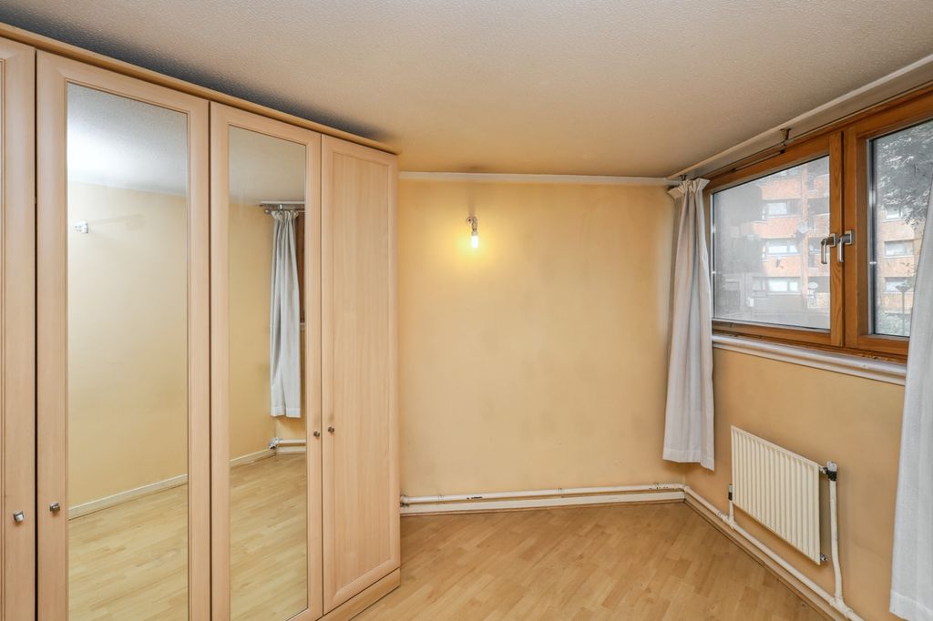 Property photo 2 of 19 11 Whistler Walk, World's End Estate, Chelsea, London, Sw10 0Ep