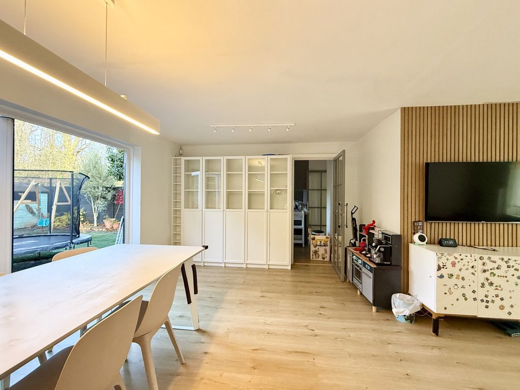 Property photo 3 of 25