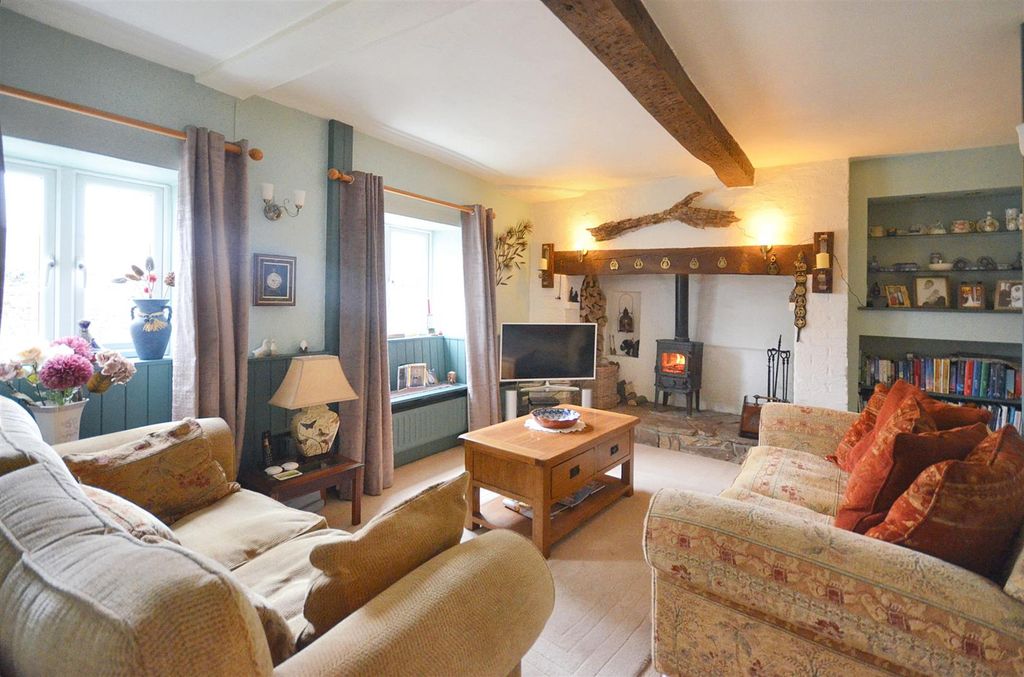 Property photo 2 of 12 Sitting Room