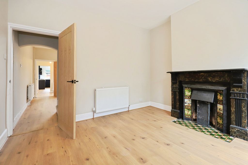 Property photo 2 of 22 Pbox-Img.Jpg