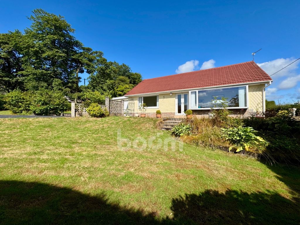 Property photo 2 of 23 Geirston Road, Kilbirnie External