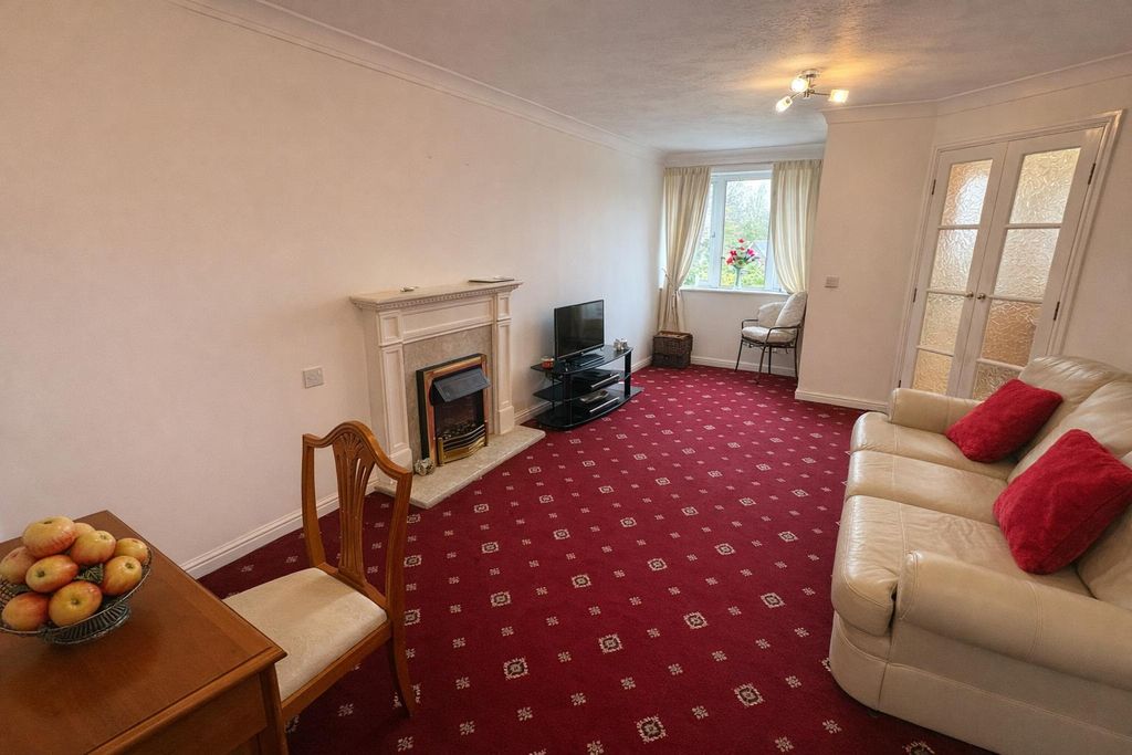 Property photo 2 of 8