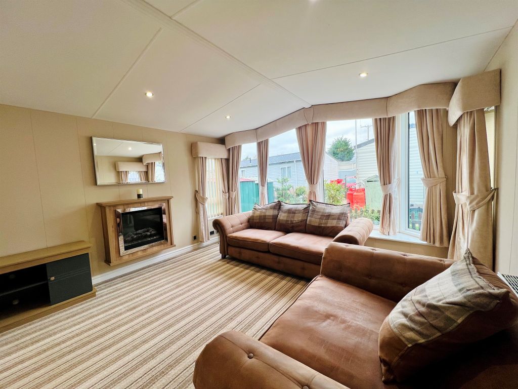 Property photo 2 of 34