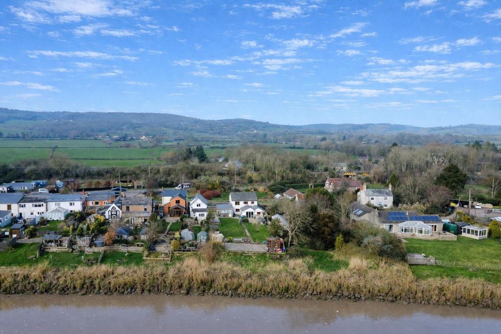 Property photo 2 of 27