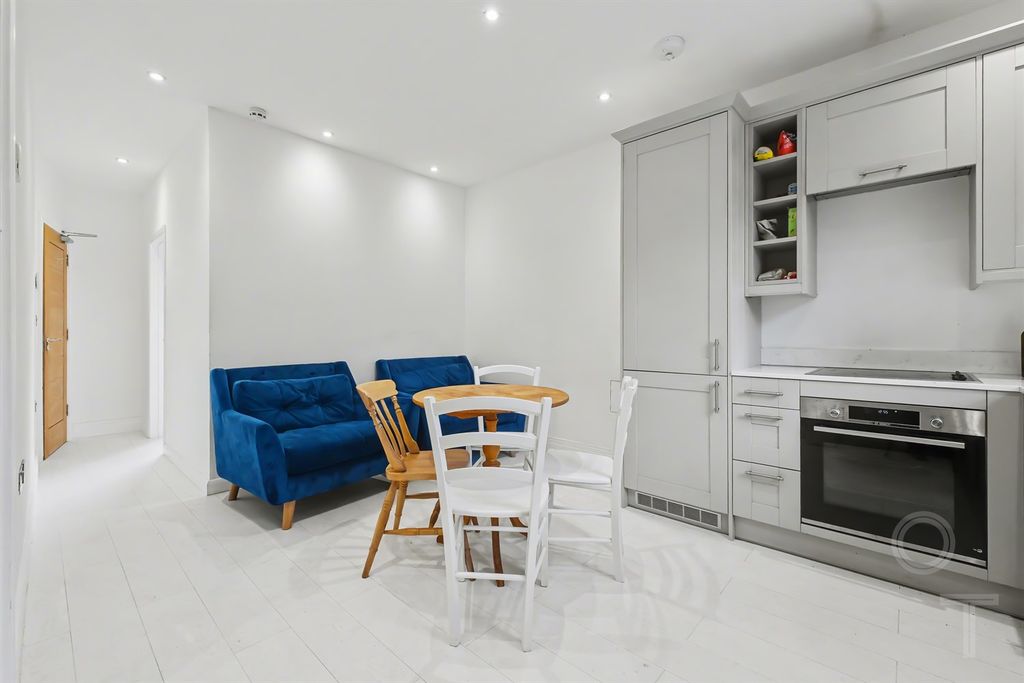 Property photo 3 of 12 Kitchen/Dining Room