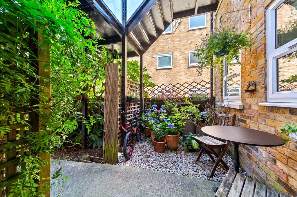 Property photo 3 of 15 Picture No. 17