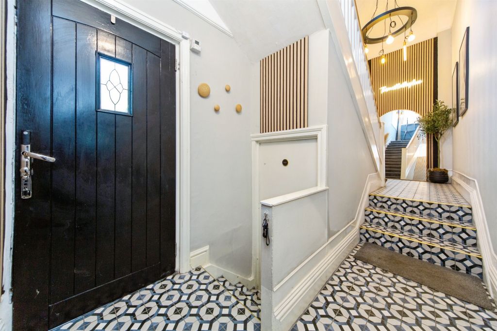 Property photo 3 of 25