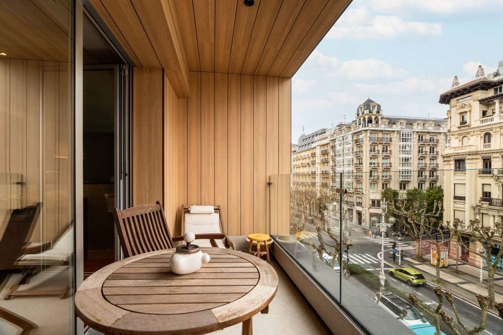 Property photo 3 of 38