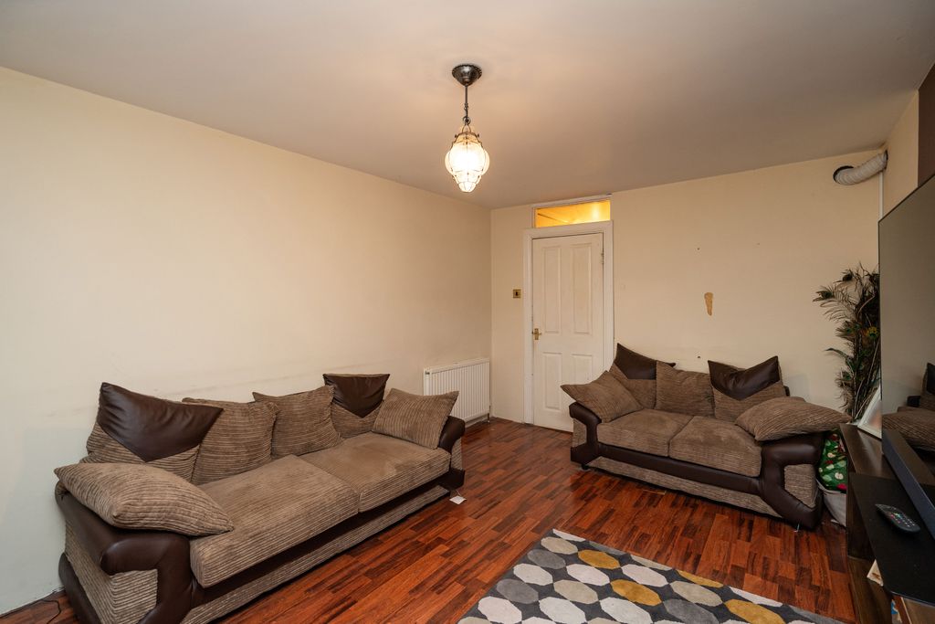 Property photo 3 of 11 Property Image 3