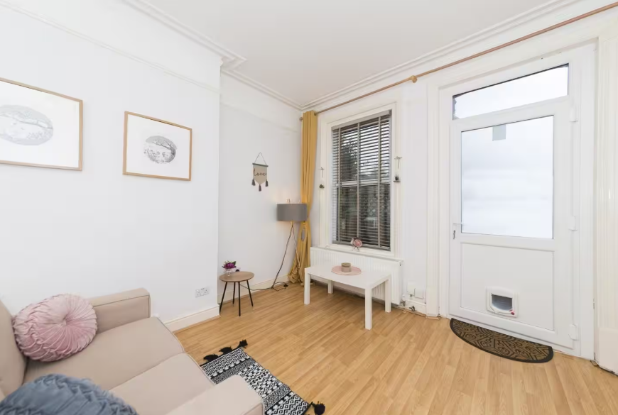 Property photo 2 of 18