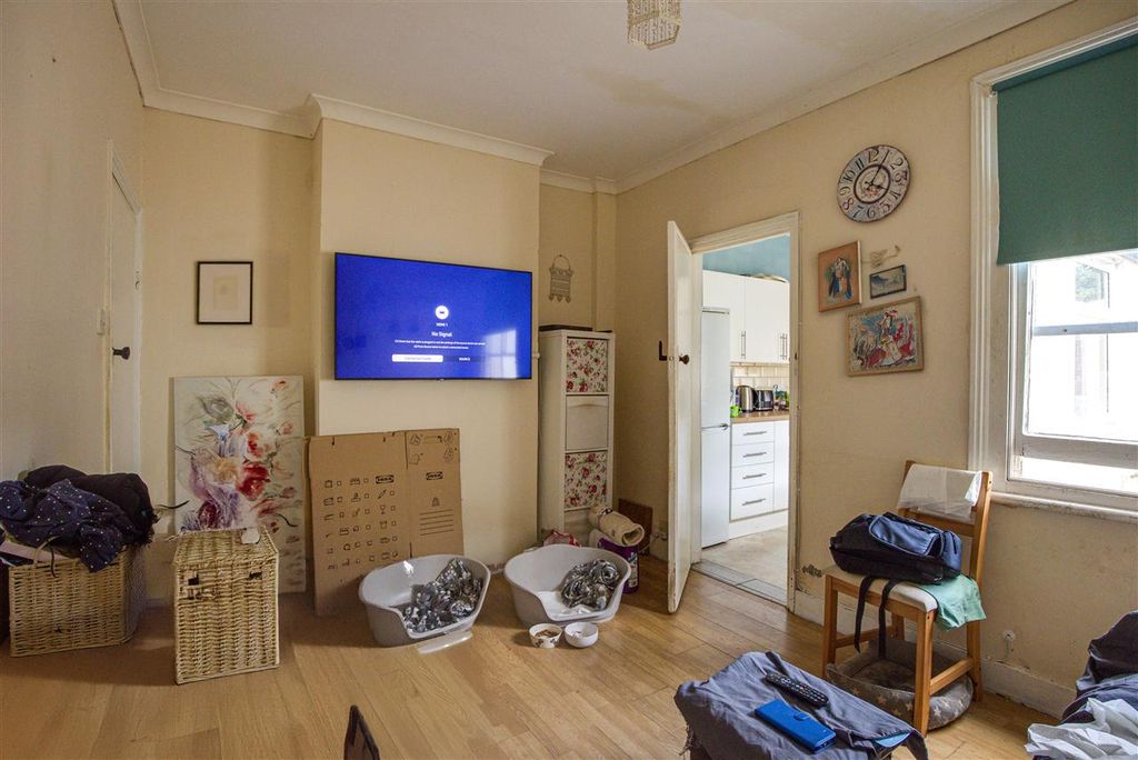 Property photo 3 of 13 Sitting Room