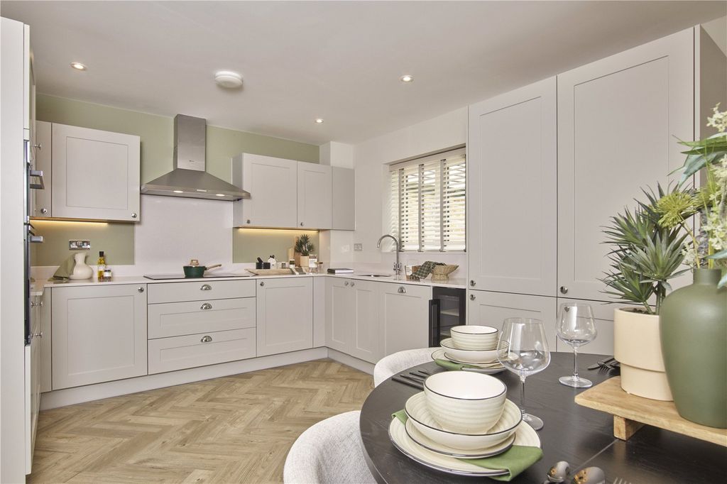 Property photo 2 of 11 Kitchen/Dining
