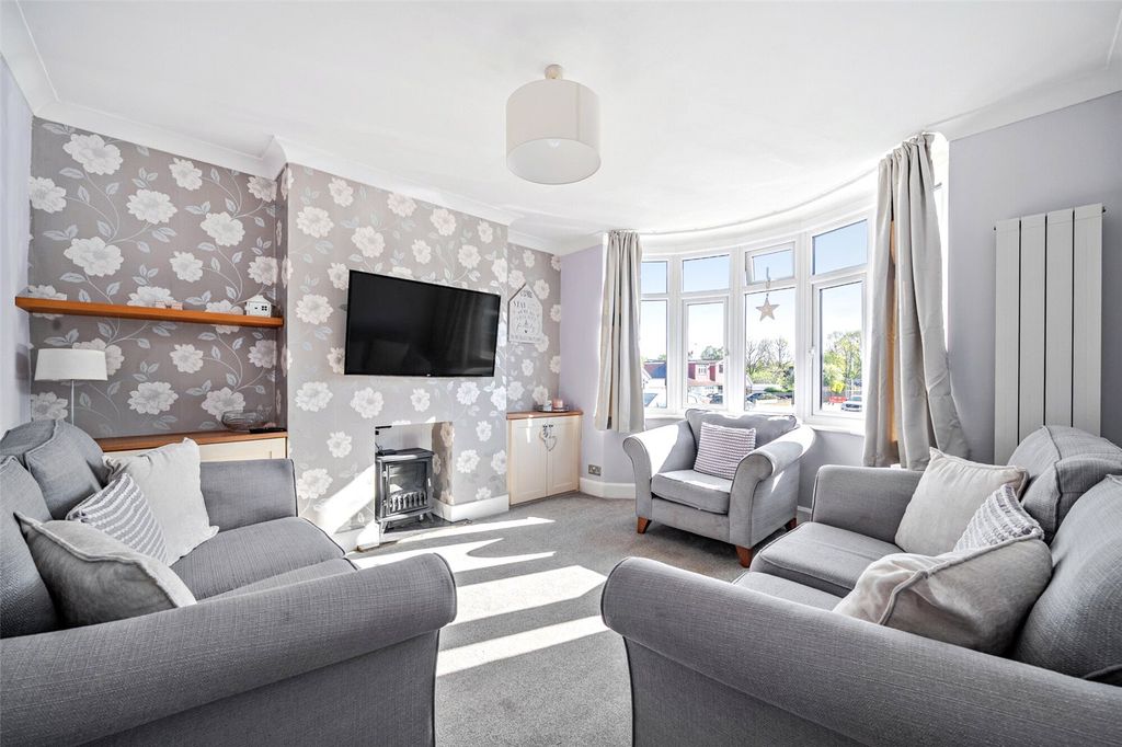 Property photo 2 of 19 Reception