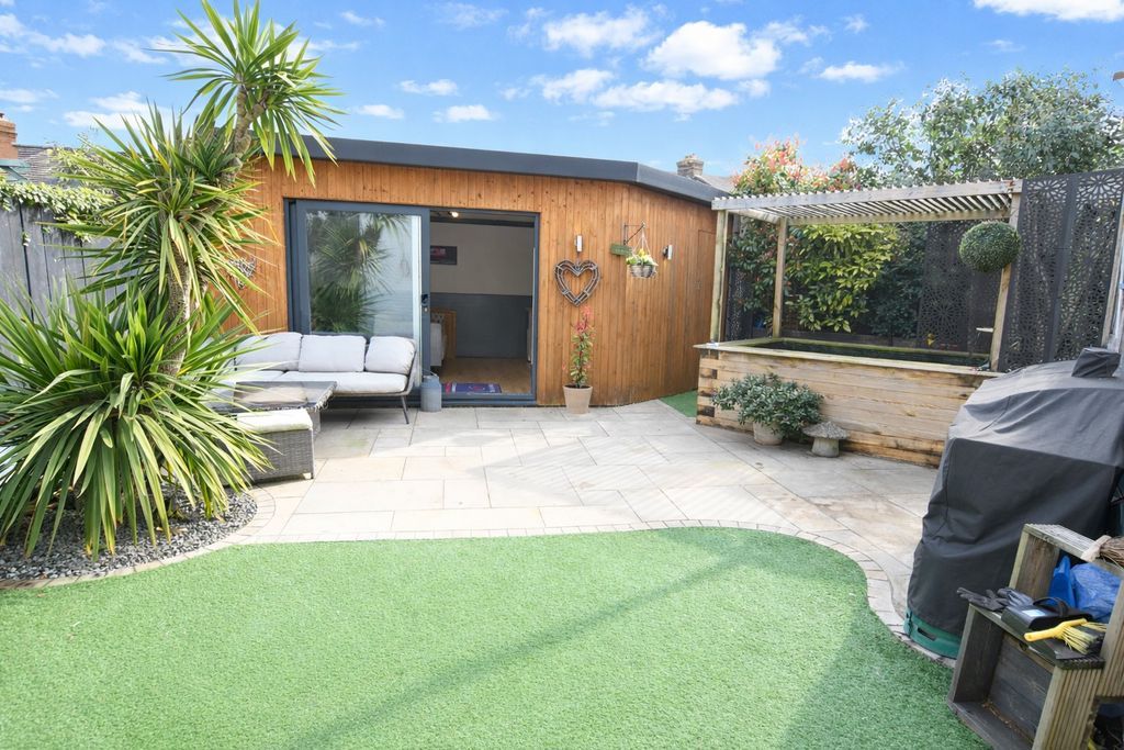 Property photo 2 of 16 Photo 13