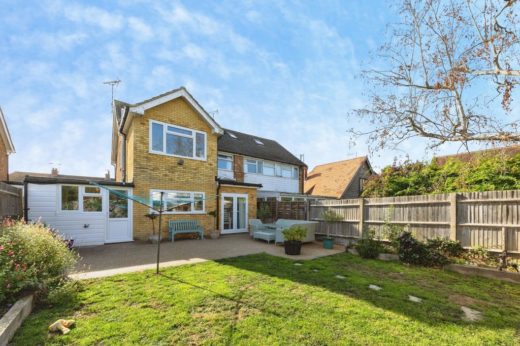 Property photo 2 of 34
