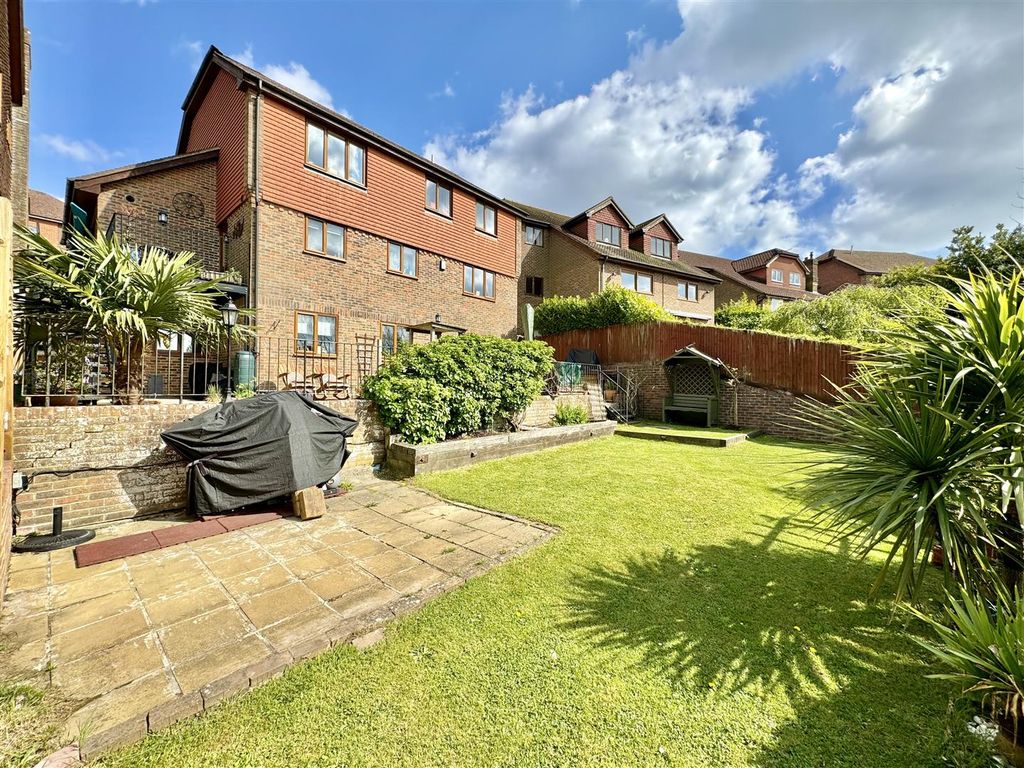Property photo 3 of 41