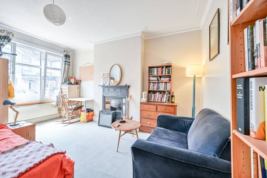 Property photo 3 of 11
