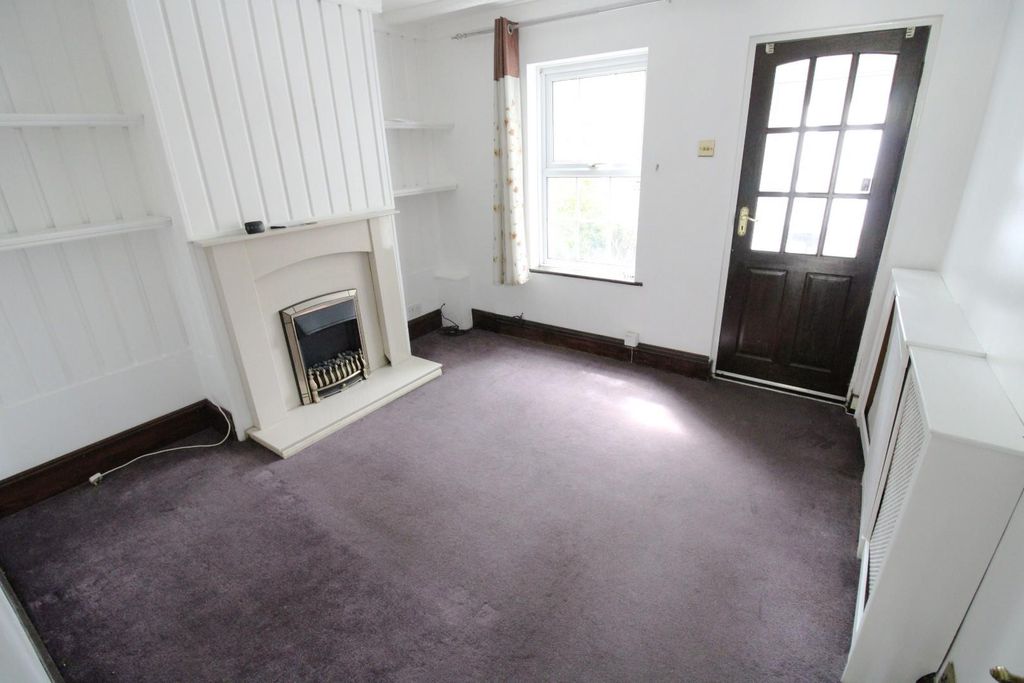Property photo 2 of 10 Lounge