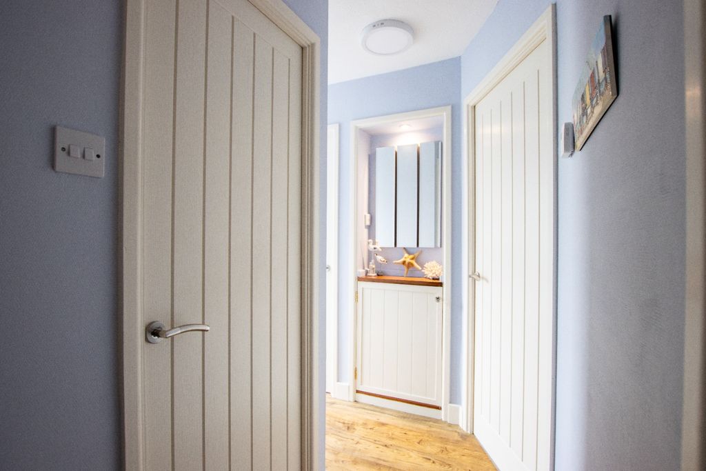 Property photo 2 of 28 5202658