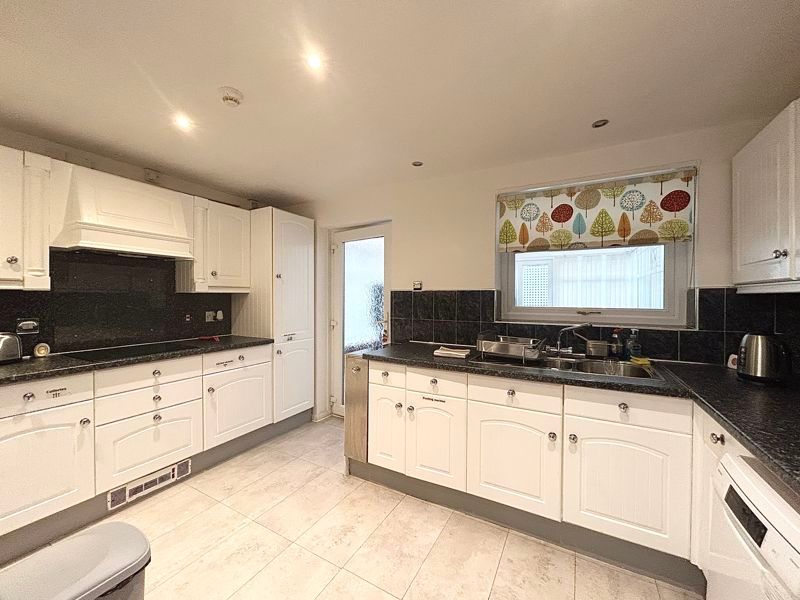 Property photo 3 of 13 Photo 10