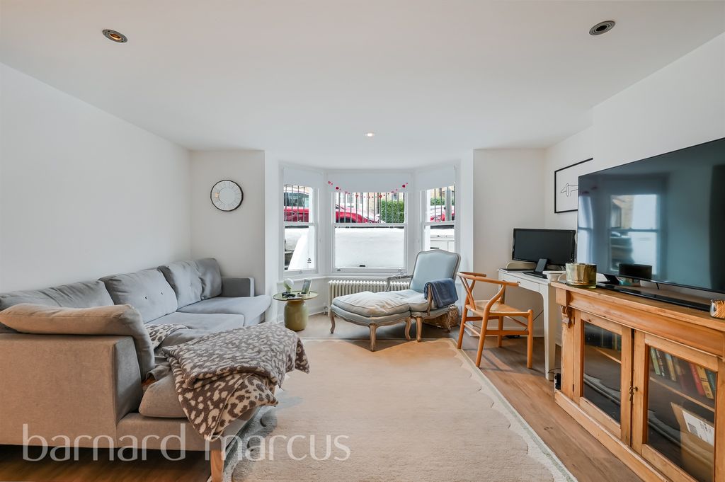 Property photo 2 of 9