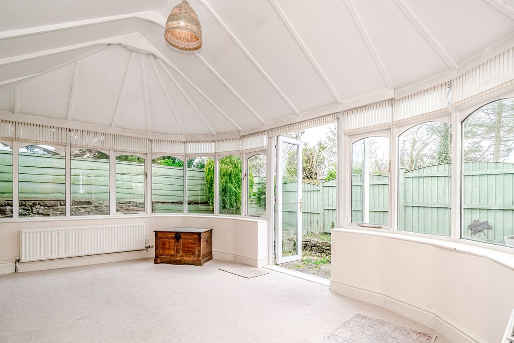Property photo 3 of 41
