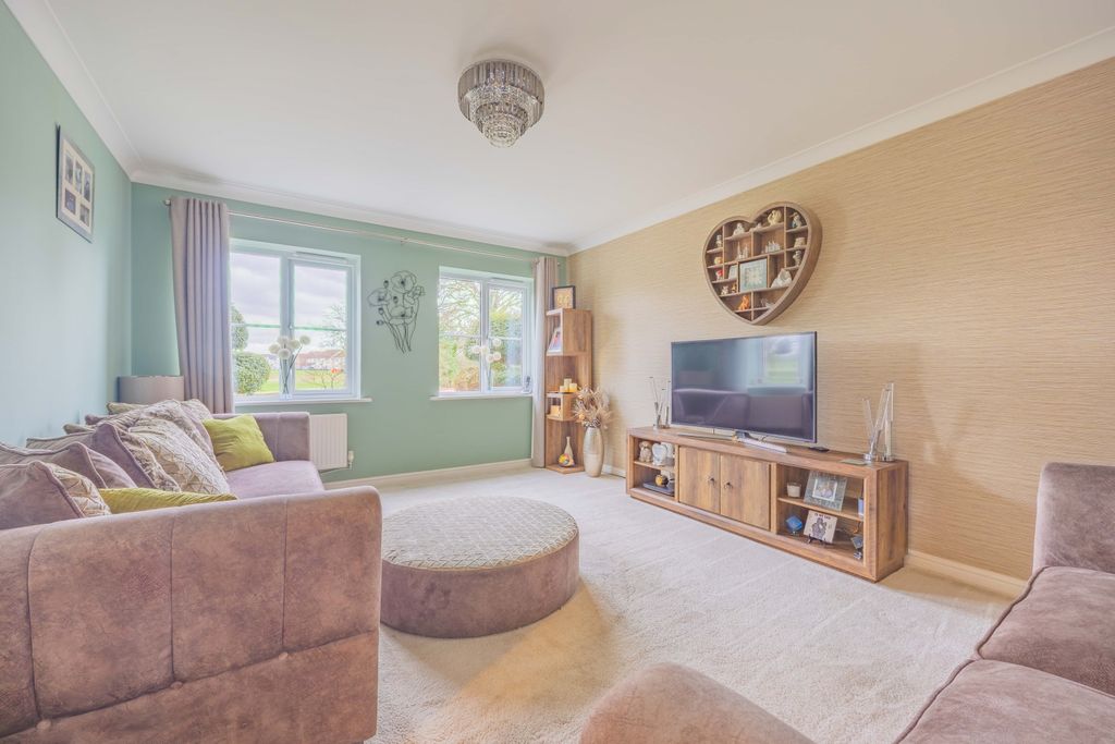 Property photo 2 of 29 Ewemovetaunton Halletts Road (14)