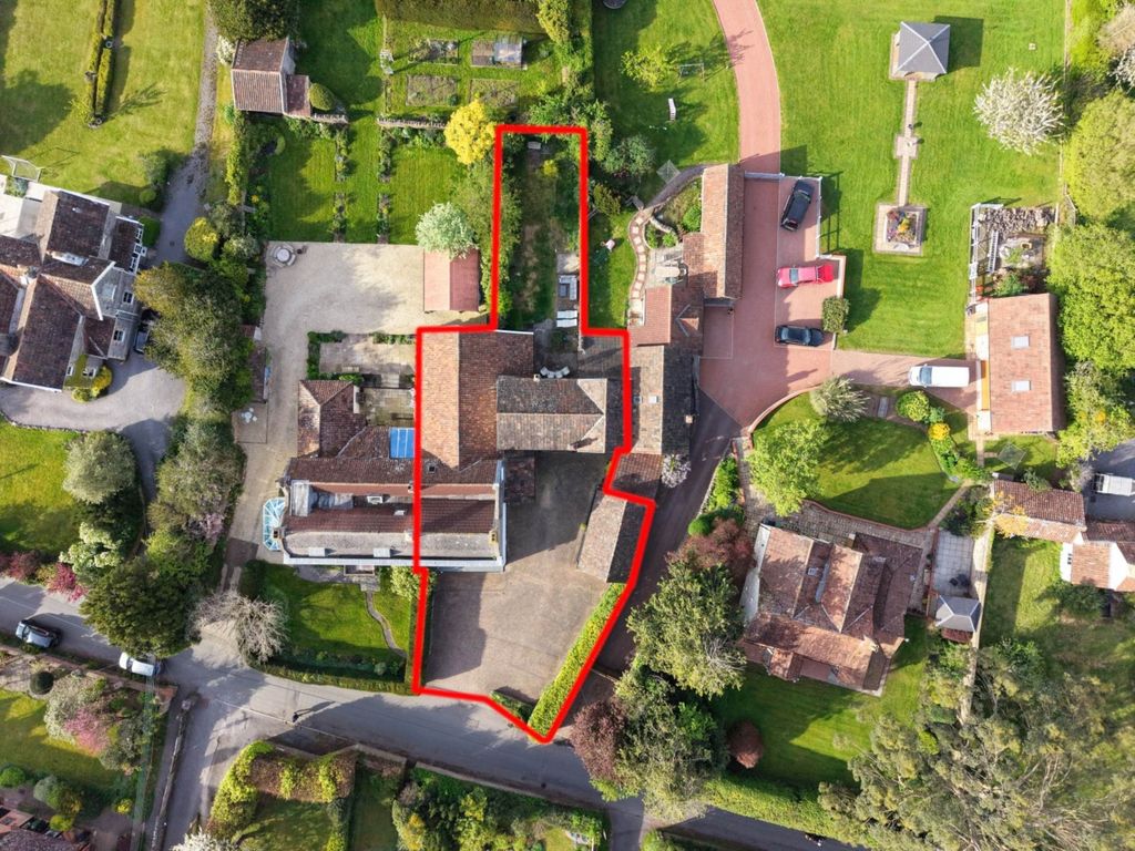 Property photo 2 of 32