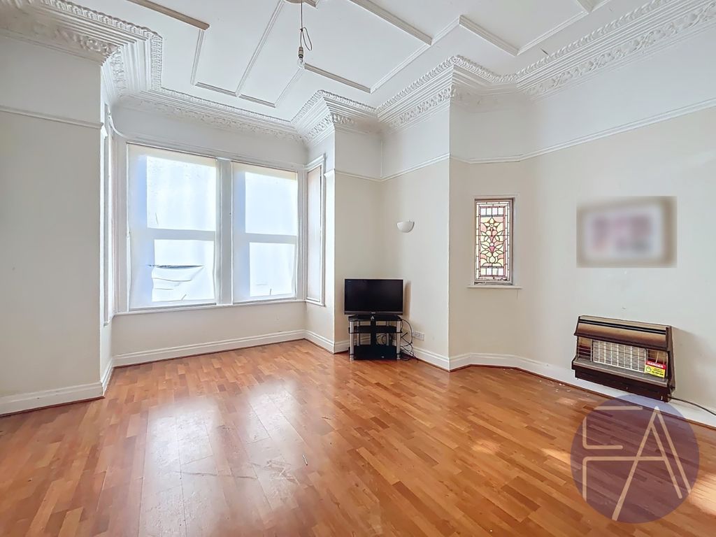 Property photo 3 of 9 4636335