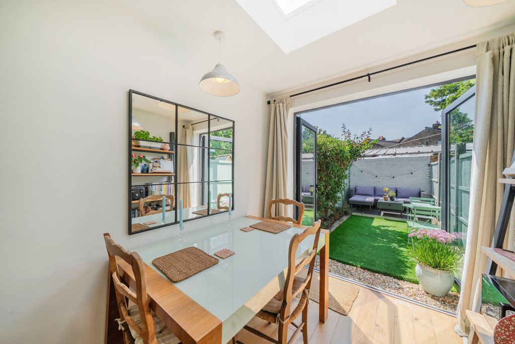 Property photo 3 of 16 1508627-12-1A0004...
