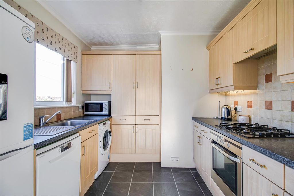 Property photo 2 of 14 Kitchen