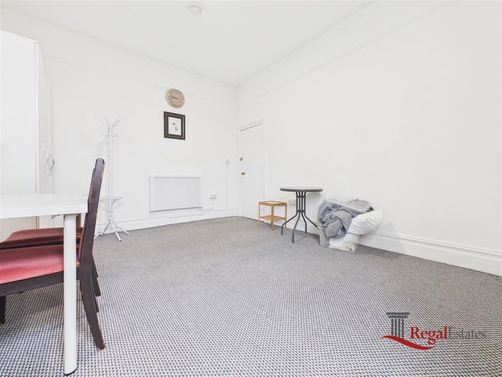 Property photo 2 of 9 Cam02489G0-Pr0321-Still001.Jpg