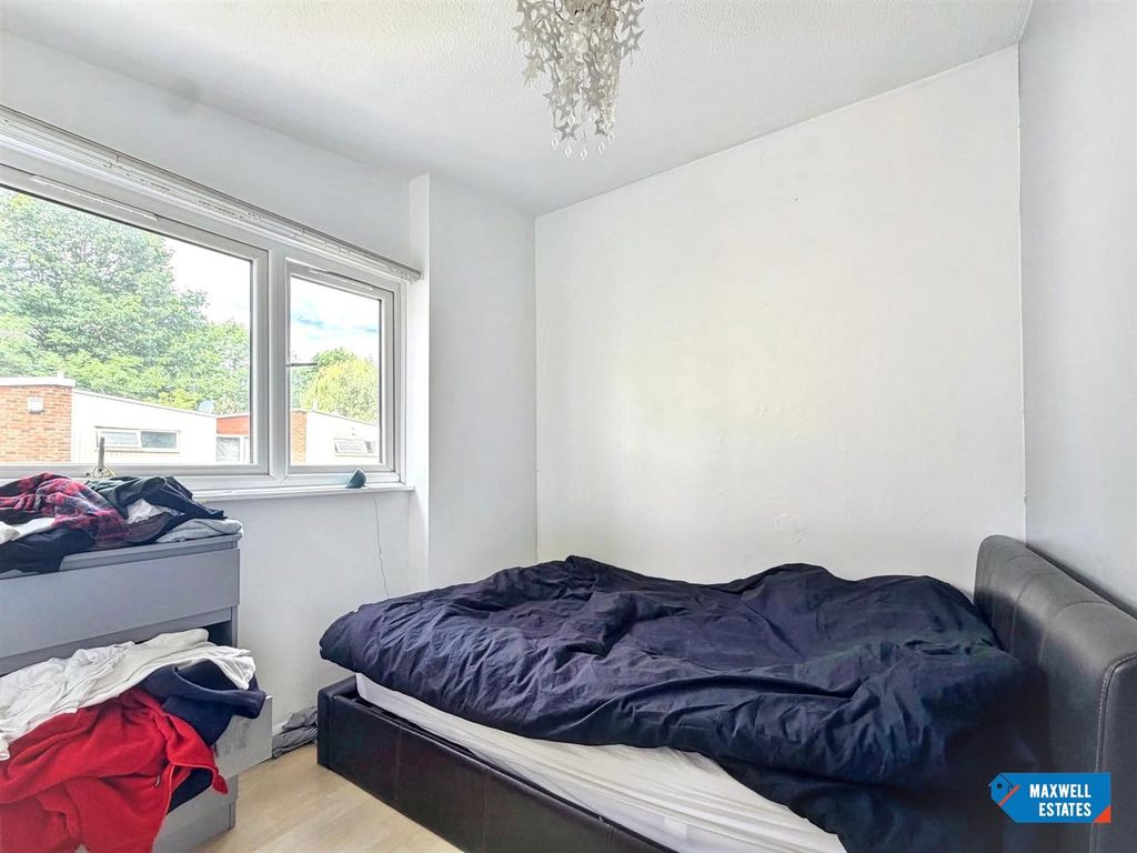 Property photo 3 of 13 Arran Court 17.Jpg
