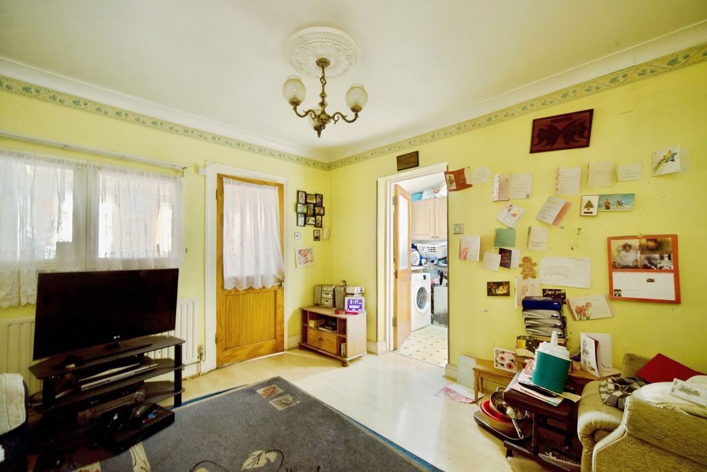 Property photo 3 of 16 Photo