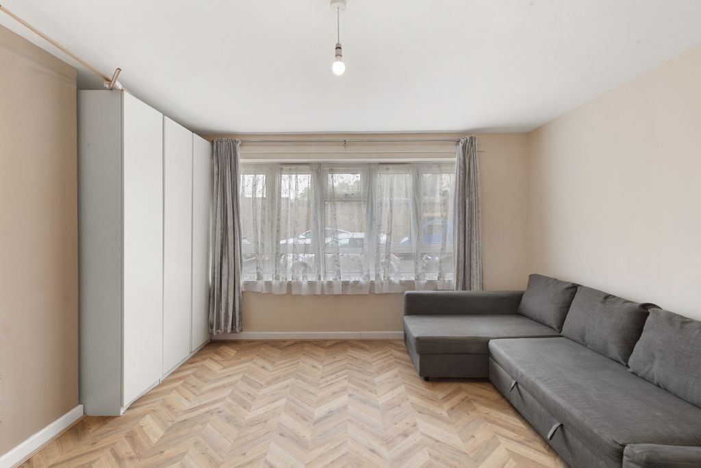Property photo 1 of 5