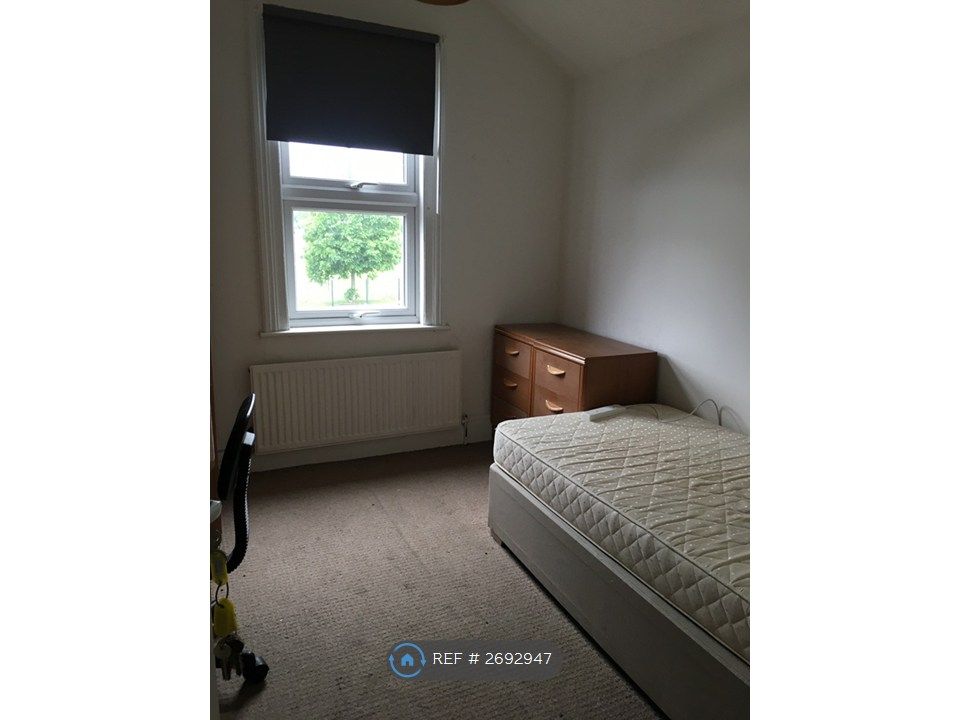 Property photo 3 of 8 Single Room