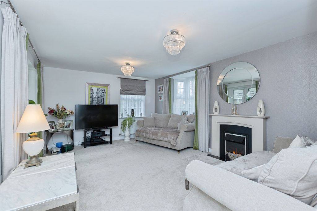 Property photo 3 of 21