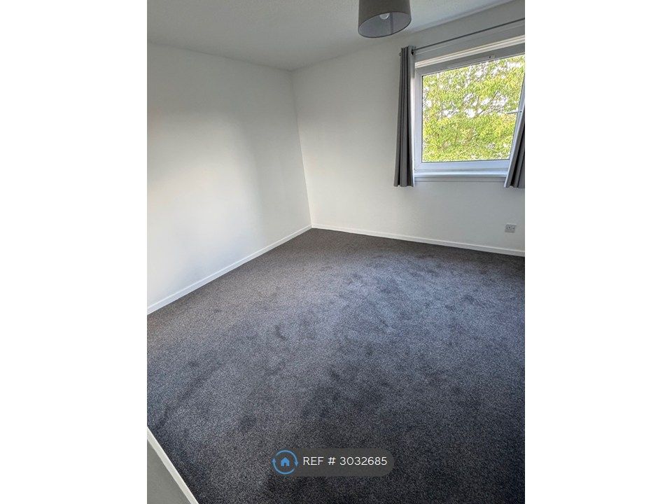 Property photo 1 of 15 Master Bed Room