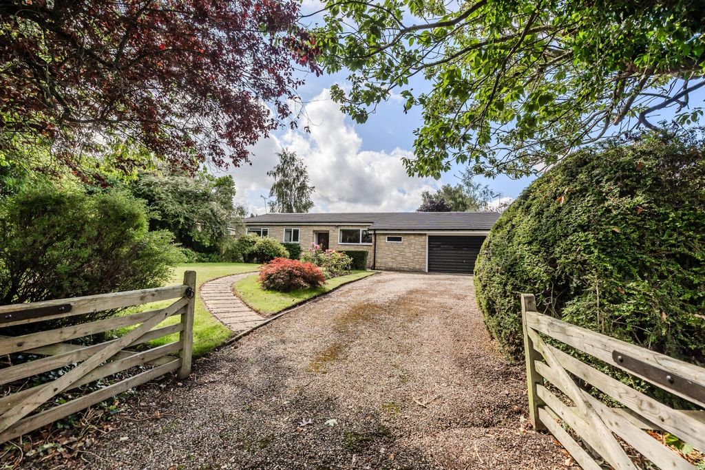 Property photo 1 of 31 Longridge,Hawkwellne180Qt-2