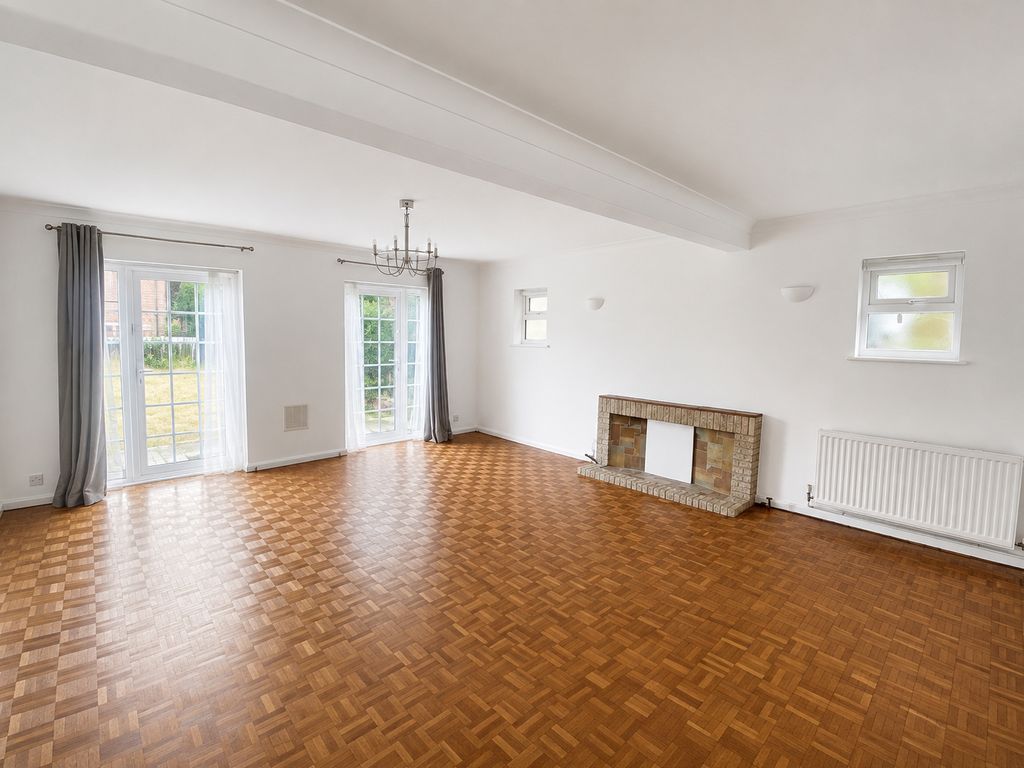 Property photo 2 of 12 Living Room