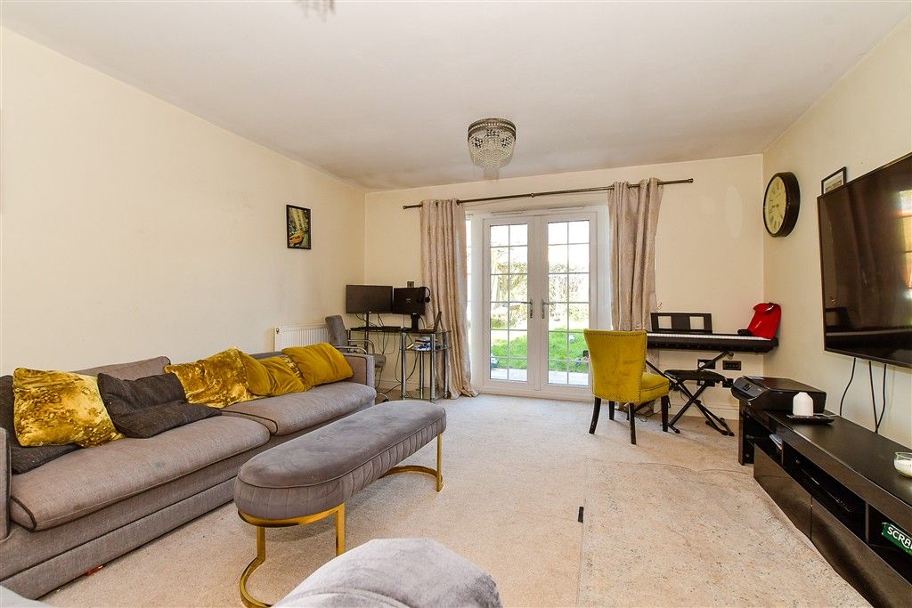 Property photo 1 of 4 Lounge