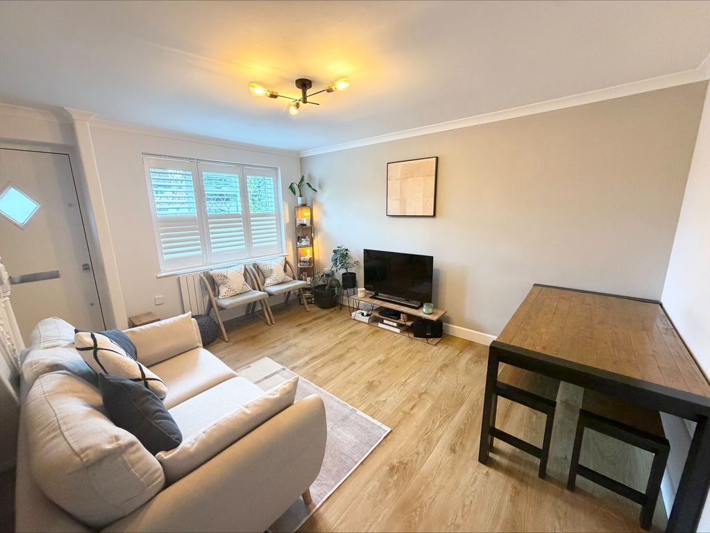 Property photo 3 of 8 Photo 10