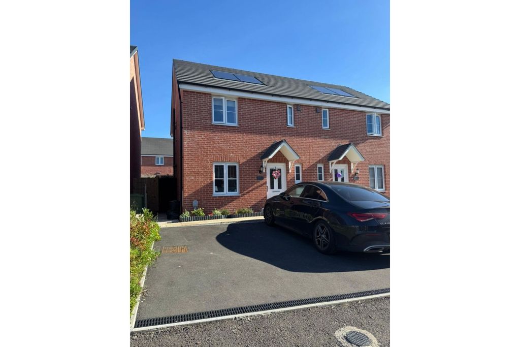 Property photo 1 of 33
