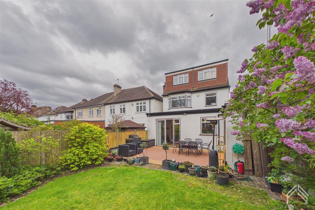 Property photo 3 of 17 Cam02700G0-Pr0476-Still017.Jpg