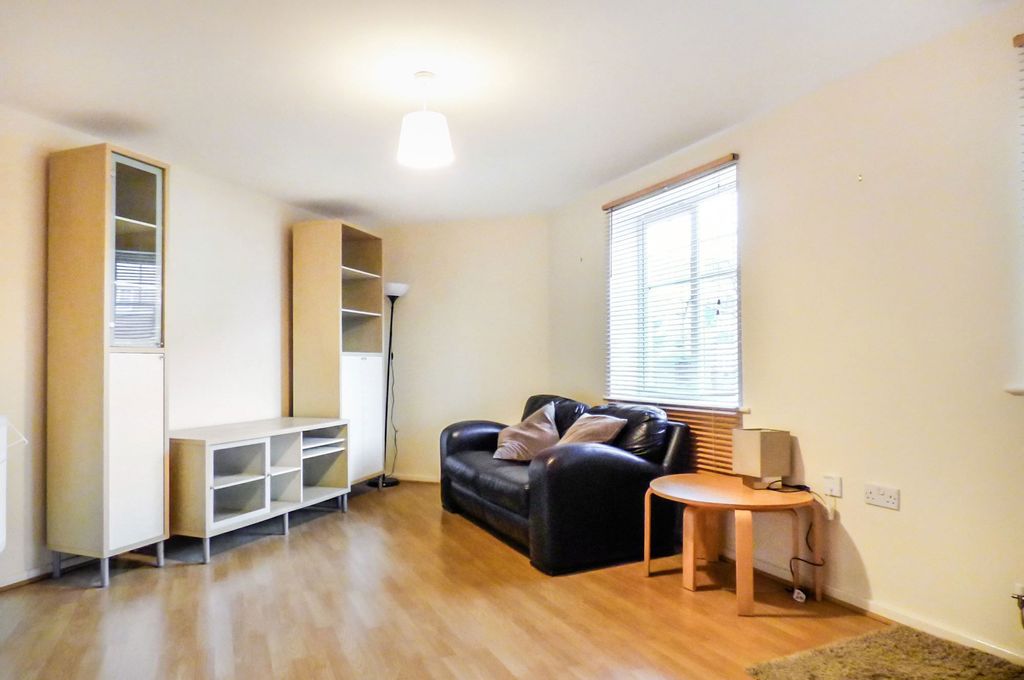 Property photo 1 of 9