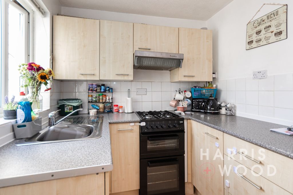 Property photo 3 of 14 4374374