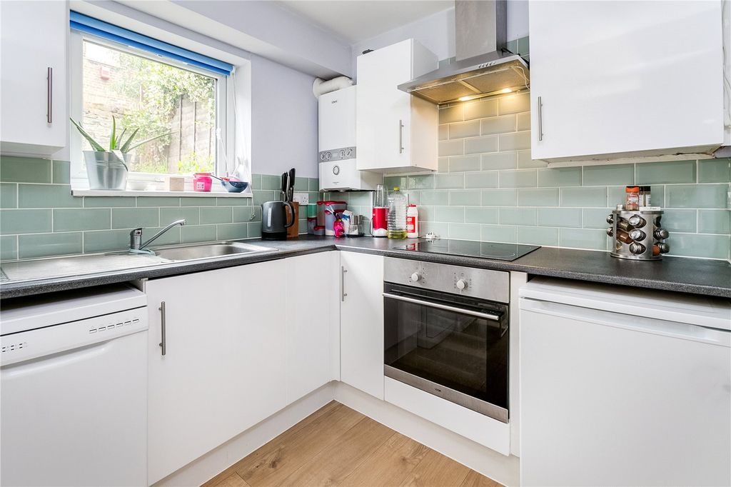 Property photo 3 of 8