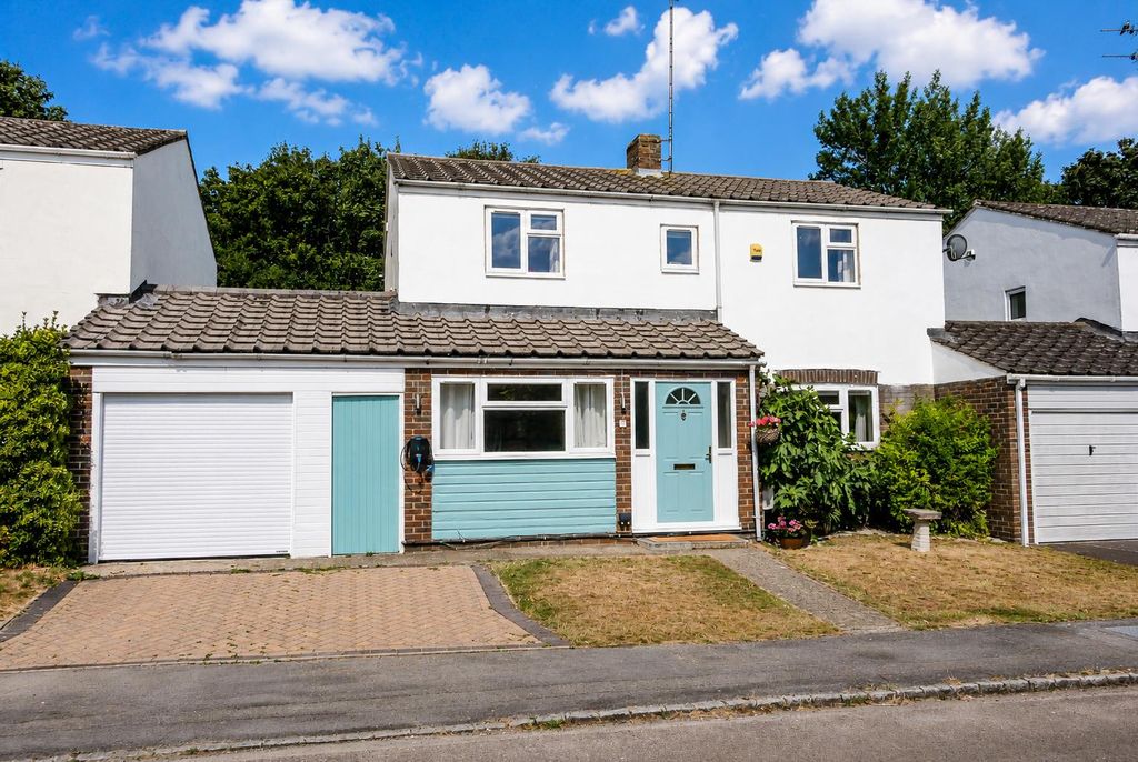 Property photo 1 of 14 Approach